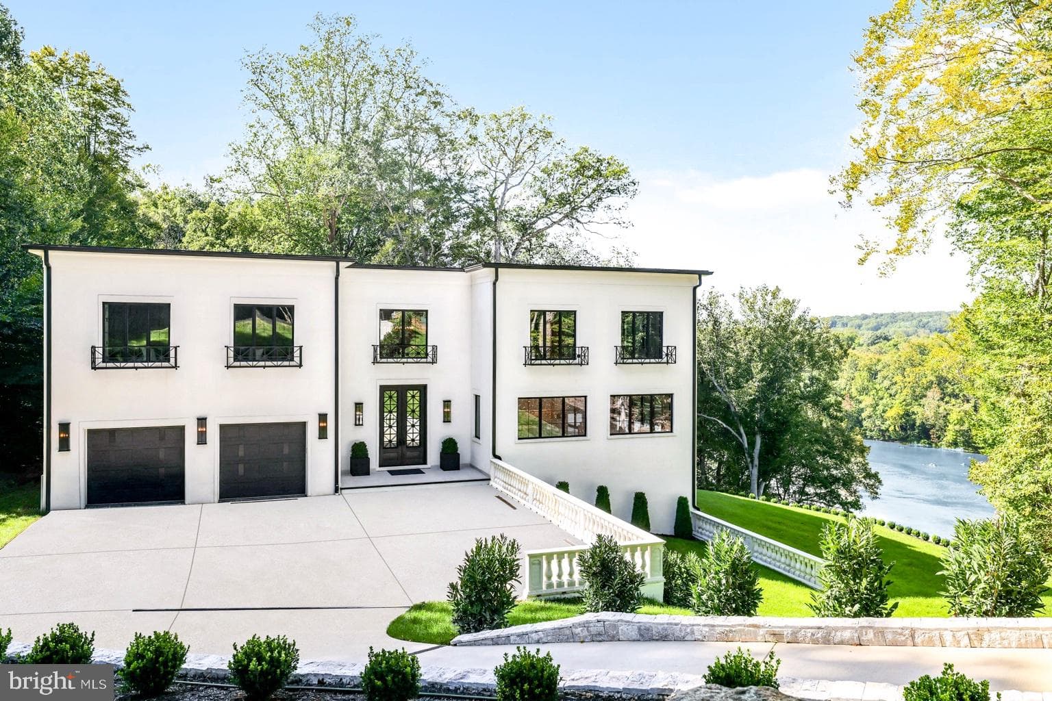 620 Rivercrest Drive