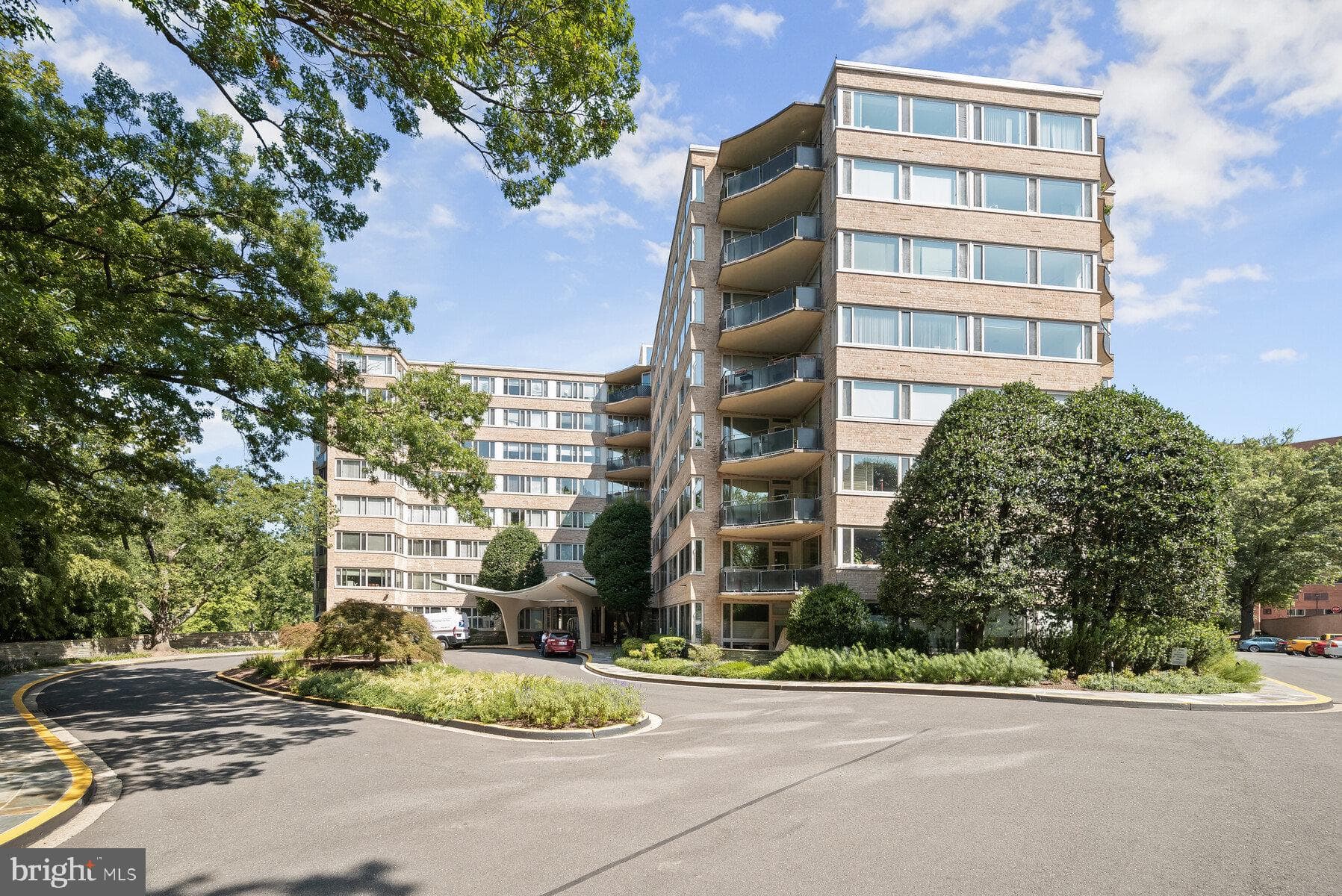 4101 Cathedral Avenue NW 910