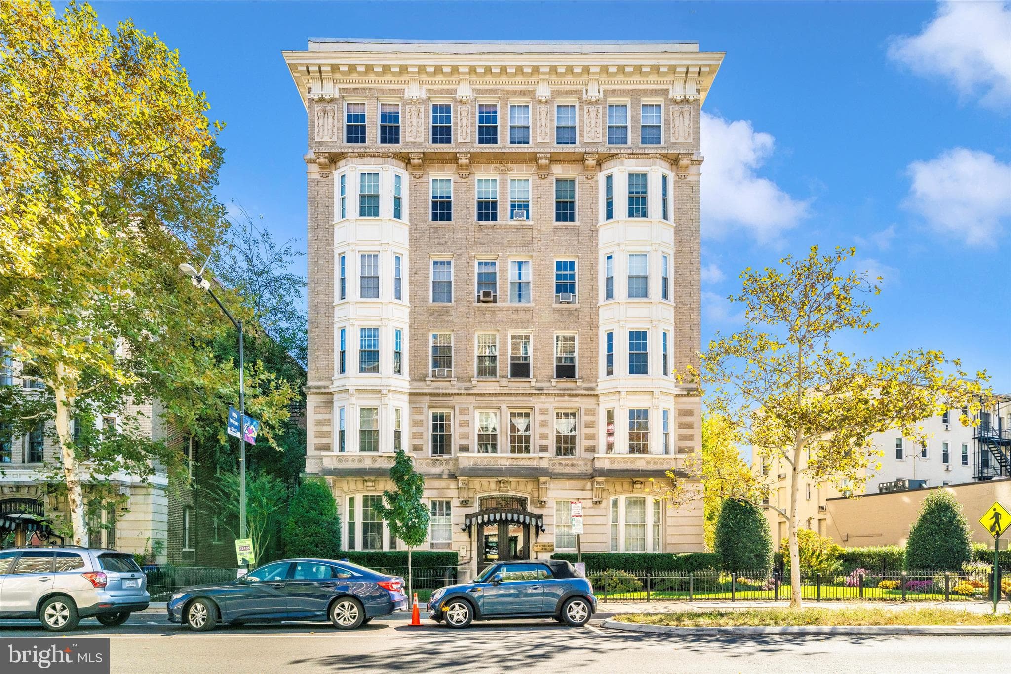 1852 Columbia Road NW 101