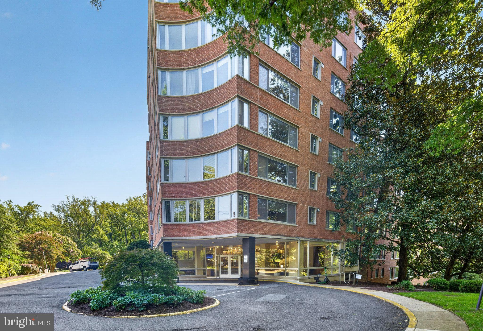 4200 Cathedral Avenue NW 106