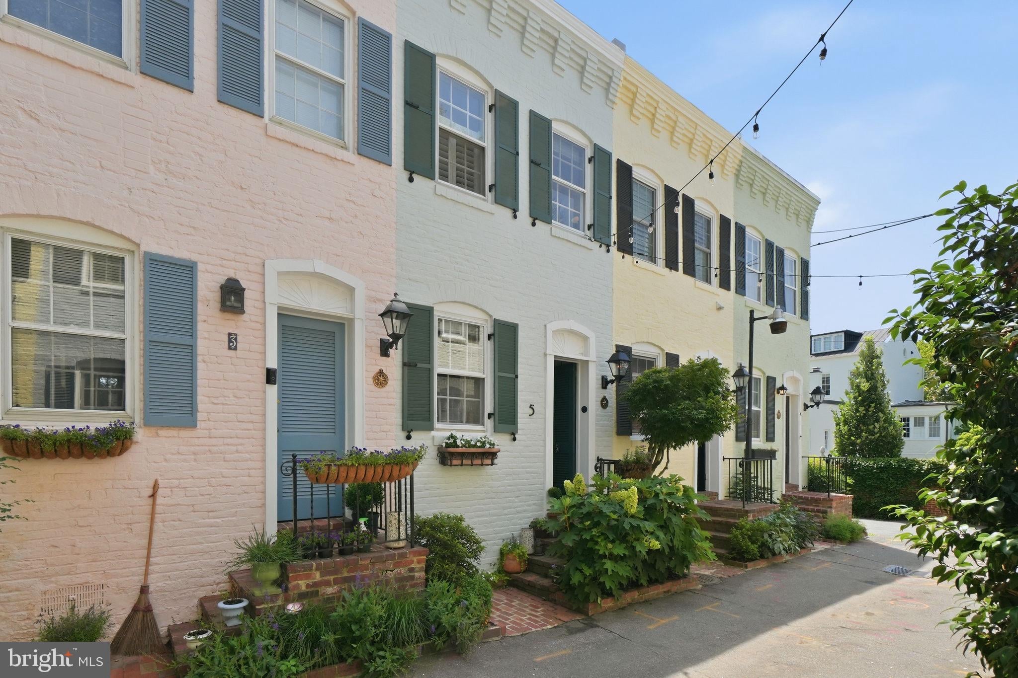 5 Pomander Walk NW photo 1