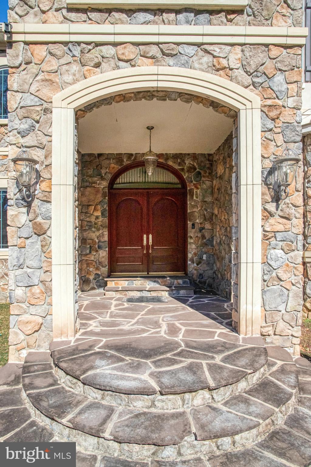 7024 Green Oak Drive photo 2
