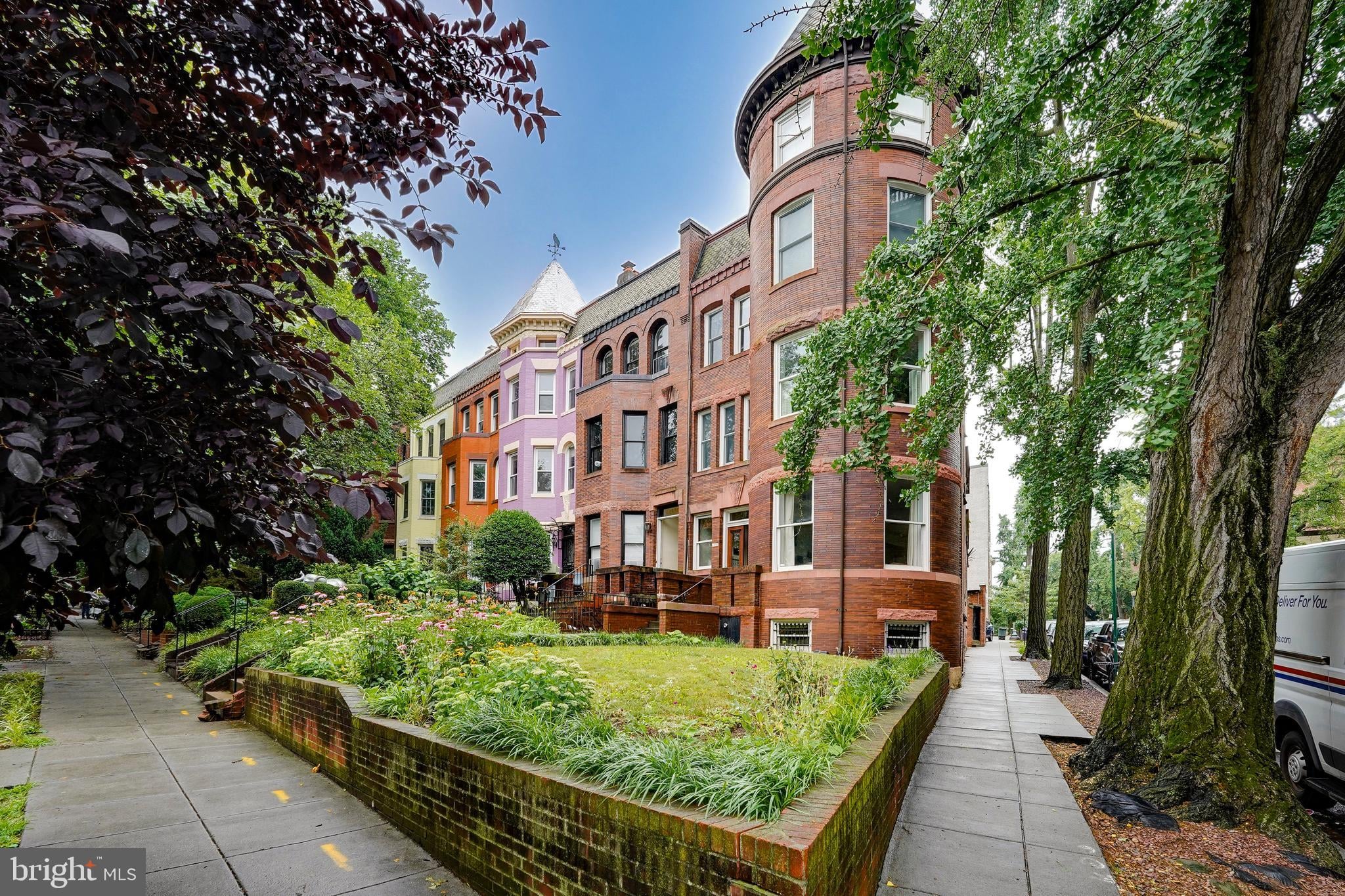 1938 Biltmore Street NW D photo 31