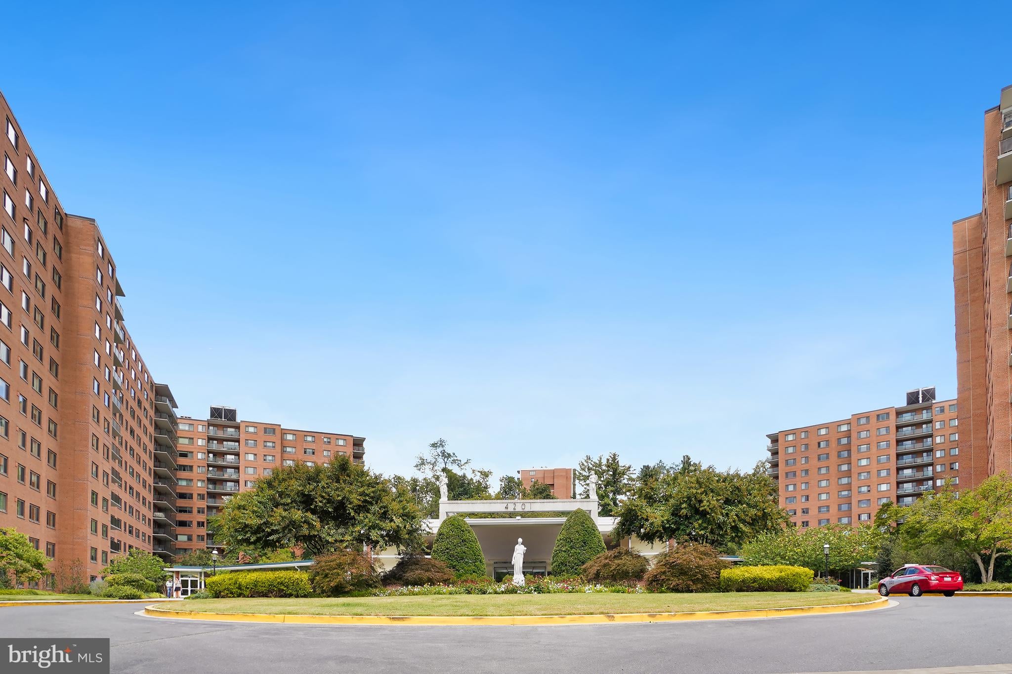4201 Cathedral Avenue NW 403E photo 39