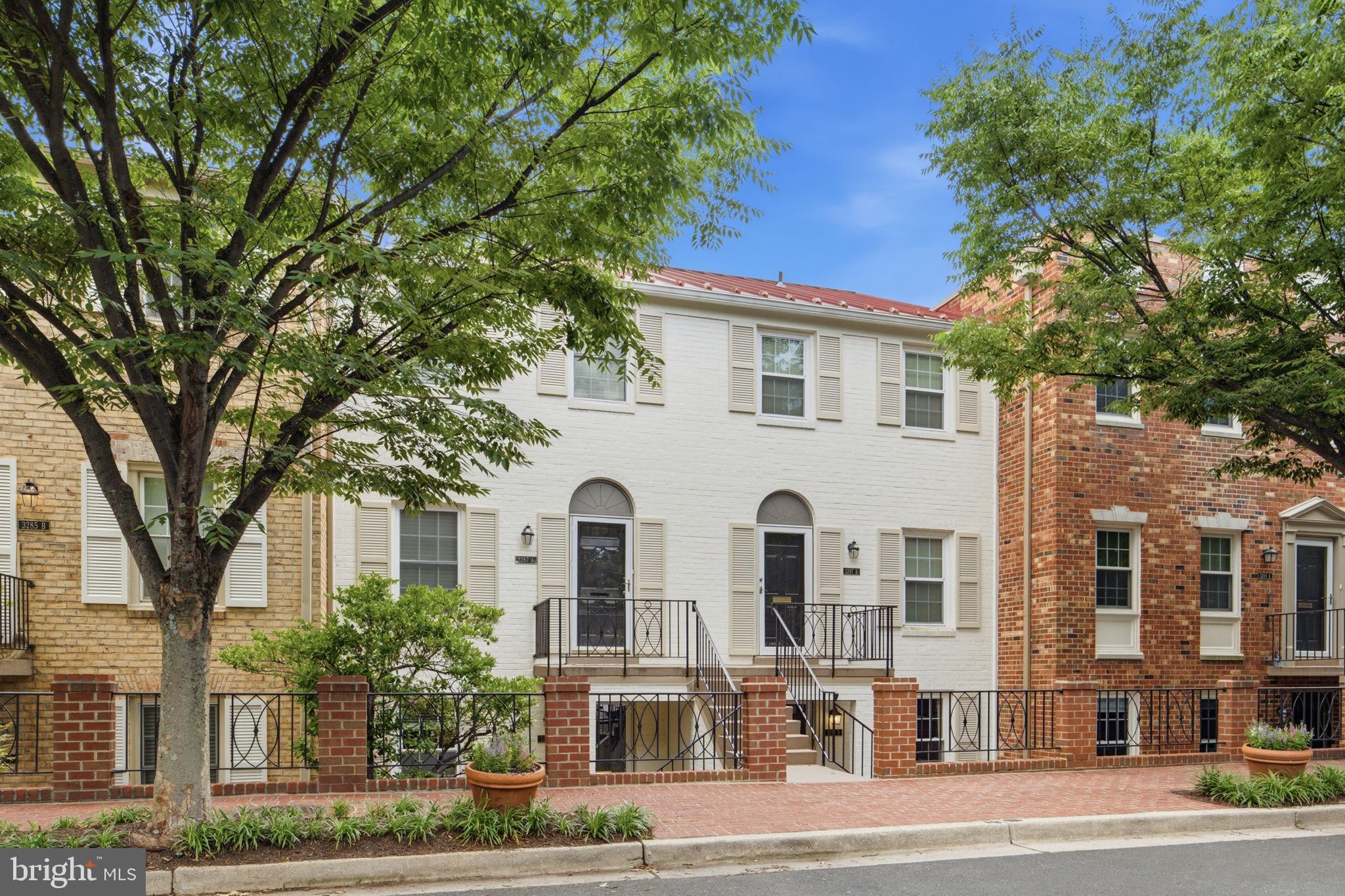 3287 Sutton Place NW D photo 2