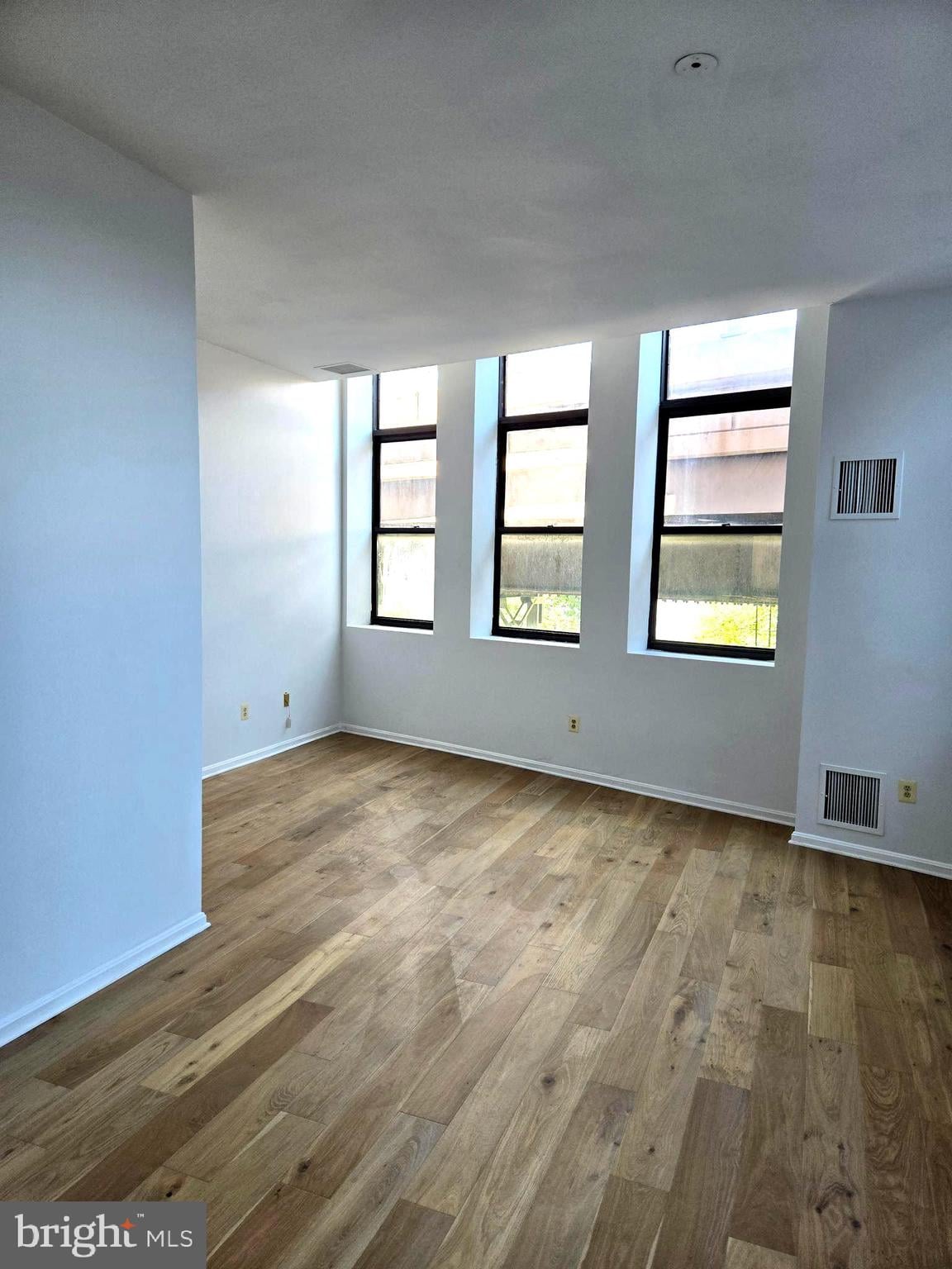 3299 K Street NW 304 photo 2